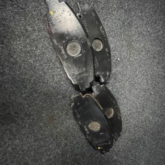 車　フロントブレーキパッドの画像