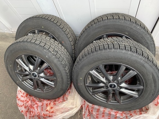 【本日の夜受け渡し可能な方優先】】　プリウス　スタッドレスタイヤ4本セット