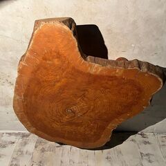｟８４｠昭和レトロ　テーブル　一枚板　座卓　ローテーブル　輪切り丸太の画像