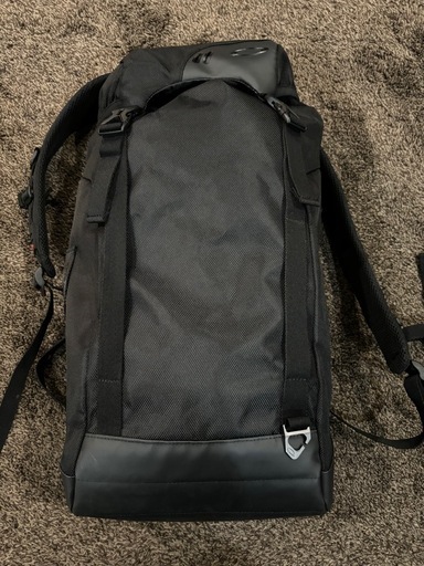 Oakley オークリー リュック・バックパック フラップ型 ブラック 美品✨