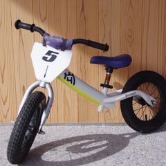 ハスクバーナ キッズトレーニングバイクの画像