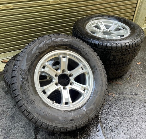 YOKOHAMAスタッドレスタイヤ265/65R17(4本ホイールセット)