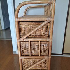 藤かご棚、三段チェストの画像
