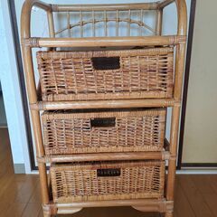 藤かご棚、三段チェストの画像