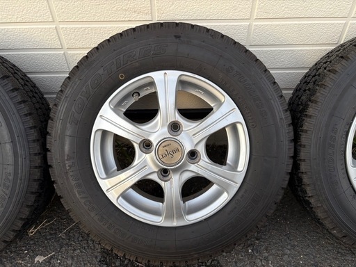 軽トラ 軽貨物等に　145/80R12 バリ山 スタッドレスタイヤ トーヨータイヤ 21年製　