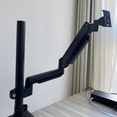 【定価80%OFF】モニターアームの画像