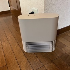 ヒーター　サイズ幅30 高さ30奥行き11センチです