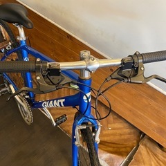 SALE！11月30日まで全品防犯登録無料！GIANT】ESCAPE R3 Sサイズ