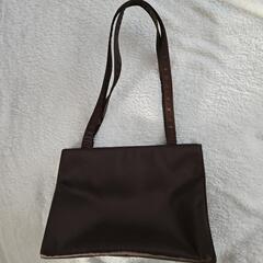 【ケイト・スペード】新品　ケイト・スペード　ショルダーバッグ　ナイロン　ブラウンの画像