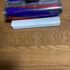 【お譲り先確定】ダイソンコードレス掃除機 v8fluffy スタンドセットの画像
