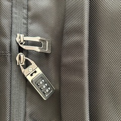 未使用品　鍵付き　トラベルリュック　42L 機内持ち込み用等の画像