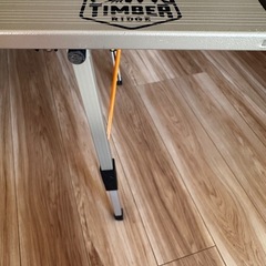 キャンプ用品Timber ridgeテーブルの画像