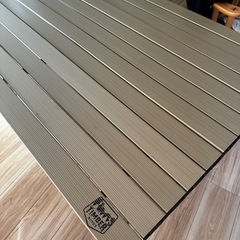 キャンプ用品Timber ridgeテーブルの画像