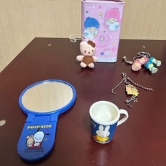サンリオ　Sanrio キキララ　ハローキティ　ストラップ　ペン立て　手鏡の画像