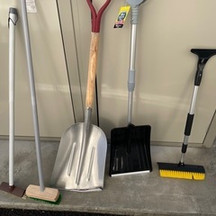雪かきスコップ等 