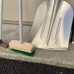 雪かきスコップ等 の画像