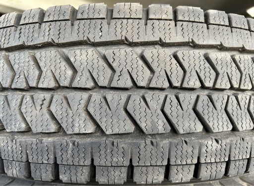 BRIDGESTONE 195/80R15 22年製　スタッドレスタイヤ