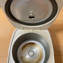 炊飯器の画像