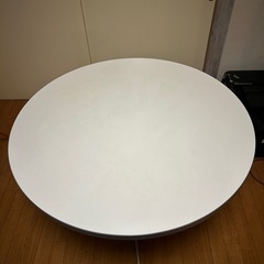 丸テーブルの画像