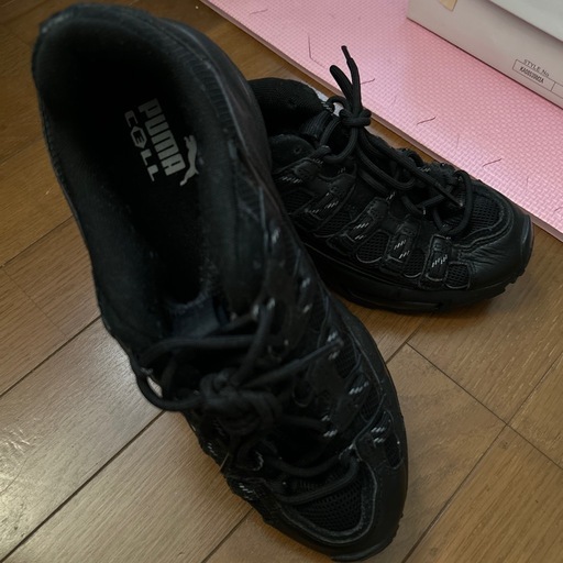 PUMAのスニーカー