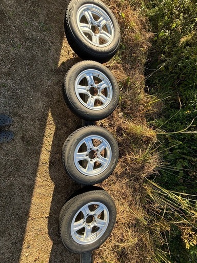 ジムニー　スタッドレスタイヤ　175 80 R16