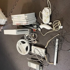 Wii本体　カセット付き　多分使えます。
