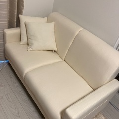 同素材クッション2個付　白地ソファ