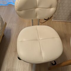 【商談中】キャスター付きチェア（ニトリ）の画像
