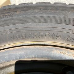 ヨコハマスタッドレス　195/65R15 2022年製　タイヤのみ4本の画像