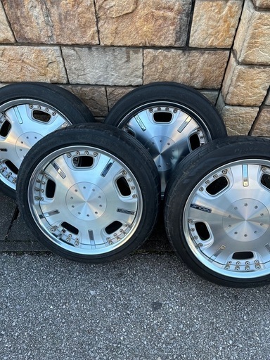 アルミホイール18インチ 　　(レイズボルク)