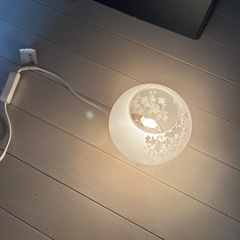 【IKEA】花柄ランプ　間接照明　ガラスの画像