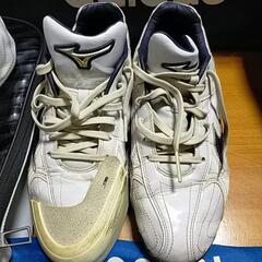 ソフトボール　靴、バッグ、グローブなどセットの画像