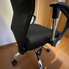 値下げ★キャスター付きのイス、昇降機能付きの画像