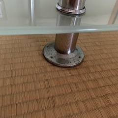 ガラステーブルの画像