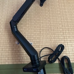 モニターアーム