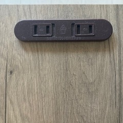 新品同様 スチールナイトテーブル グレージュ RASIK（ラシク）の画像