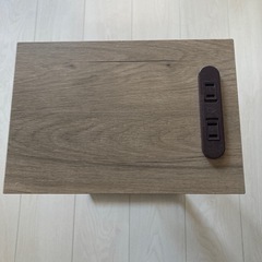 新品同様 スチールナイトテーブル グレージュ RASIK（ラシク）の画像