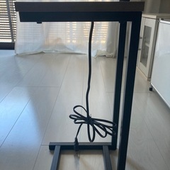 新品同様 スチールナイトテーブル グレージュ RASIK（ラシク）の画像