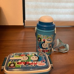 機関車トーマス　水筒のみ　(弁当箱は売れました)　　の画像