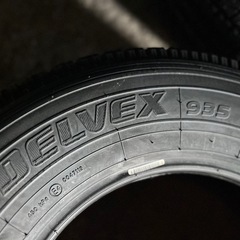 新品スタッドレスタイヤ195/80r15の画像
