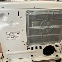  石油ファンヒーター　キャスター付き 15畳用の画像