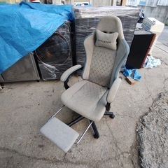 【✨‼️現品限り‼️✨】GTRACING ゲーミングチェア 人間工学設計 リクライニング＆ヘッドレスト付きの画像