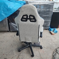 【✨‼️現品限り‼️✨】GTRACING ゲーミングチェア 人間工学設計 リクライニング＆ヘッドレスト付きの画像