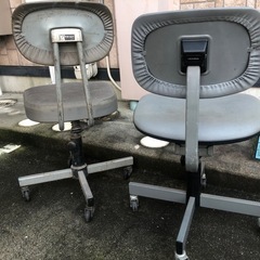 廃棄済　グレーの椅子　二脚の画像