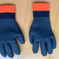 【冬用】ウェットスーツ・グローブ・ブーツセットの画像