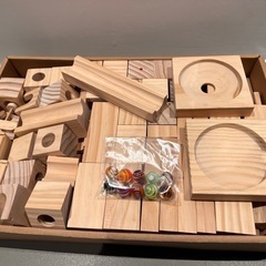 受け渡し決定　tanoshimu 知育玩具 積み木 おもちゃ ビー玉転がし 木製 ブロックの画像