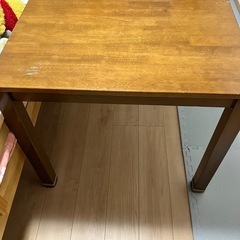 テーブル