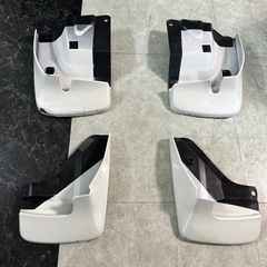 4型ハイエースGL純正ホワイトパール泥除けセット