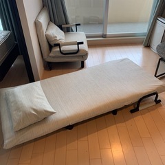 【取引中】フルフラットになるローソファ　２個（ソファベッド）の画像