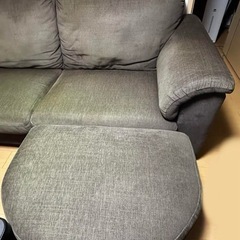 IKEA 3人掛けソファ オットマン付き
の画像